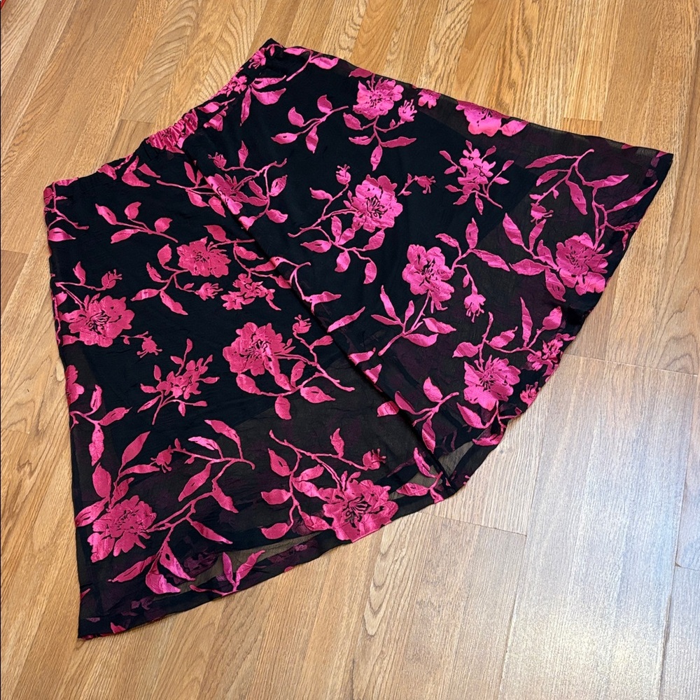 Alfani elegant black and vibrant metallic pink floral midi skirt. Size 18W.